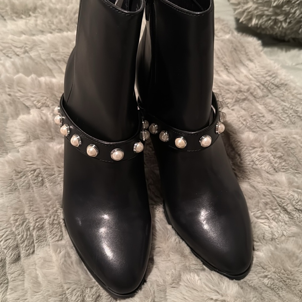 Boots - Picture 2 of 4